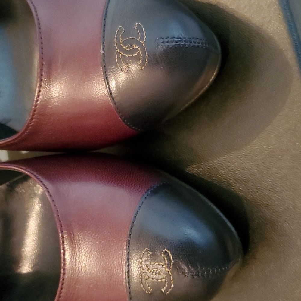 Authentic Chanel Pumps - Picture 2 of 6